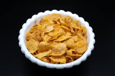 Mısır gevreği, haşlanmış, ezilmiş ve kızartılmış mısırın işlenmesiyle elde edilen bir yemektir..