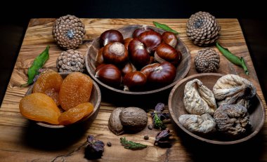 Yine de hayat, bir öyküsü olmayan, insan eylemlerini ve olaylarını tasvir etmeyen, meyve ya da yiyecek gibi cansız şeyleri temsil eden bir türdür.