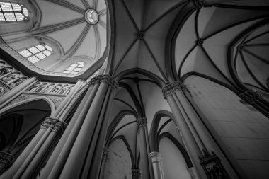 Castelpetroso, Molise. Madonna Addolorata 'nın mabedi. 28 Eylül 1890 'da ilk taşın atılmasıyla başlayan ve 1975' te tamamlanan mabet neo-gotik olarak inşa edilmiştir..