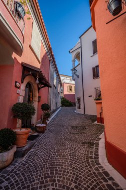 Fornelli, İtalya 'nın Molise bölgesinin Isernia iline bağlı 1883 nüfuslu belediyesi. İtalya 'nın en güzel köylerinin bir parçasıdır..
