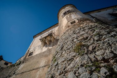 Fornelli, İtalya 'nın Molise bölgesinin Isernia iline bağlı 1883 nüfuslu belediyesi. İtalya 'nın en güzel köylerinin bir parçasıdır..