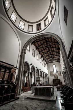 San Clemente Katedrali Teano şehrinin başlıca ibadet yeri ve Teano-Calvi piskoposluğunun merkezidir.