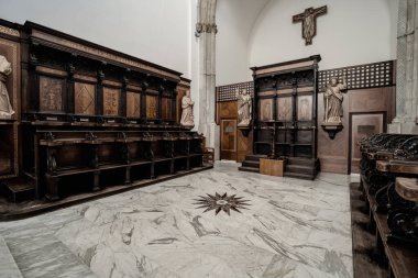 San Clemente Katedrali Teano şehrinin başlıca ibadet yeri ve Teano-Calvi piskoposluğunun merkezidir.