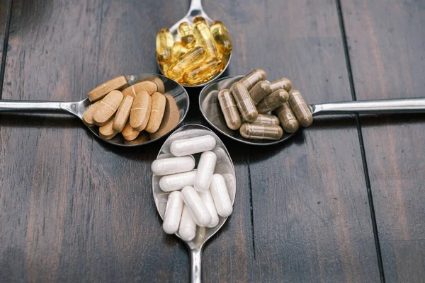 Tablespoons Different Tablets Pills — Stock Photo, Image