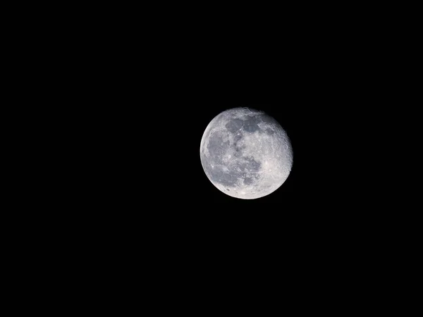 Gros Plan Lune Déclinante Dans Ciel Nocturne Noir — Photo