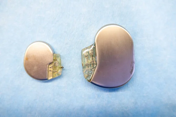 Pacemaker Implantable Defibrillator Lying Light Blue Base — Stock Photo, Image