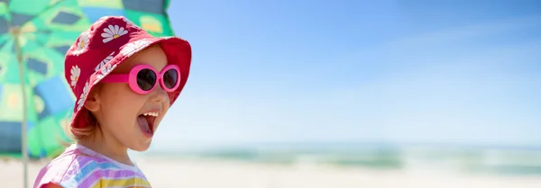 Praia panorâmica criança estilo de vida férias de verão — Fotografia de Stock