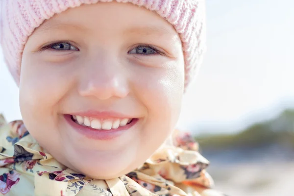 Bambino felice sorriso bambina — Foto Stock