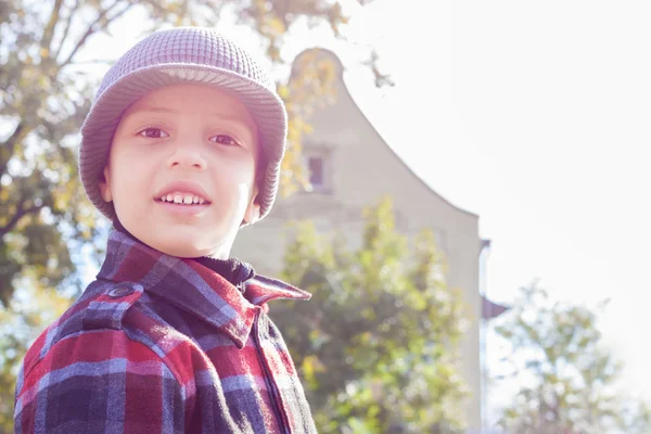 Kid happy smile portrait back light outdoor — Stock Photo, Image