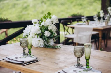 Yeni evliler için Boho düğün masası..