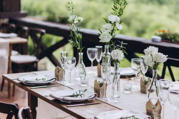 Table de mariage Boho pour un banquet nouvellement marié. — Photo