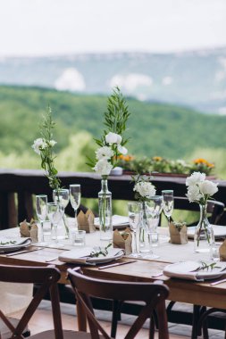 Yeni evliler için Boho düğün masası..