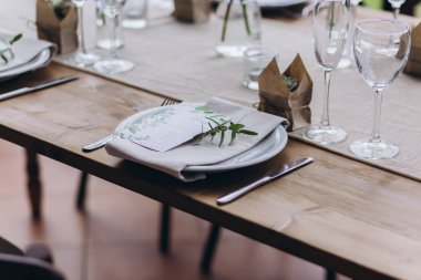 Yeni evliler için Boho düğün masası..