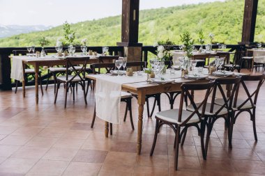 Yeni evliler için Boho düğün masası..