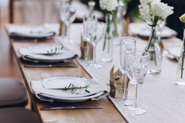 Yeni evliler için Boho düğün masası..