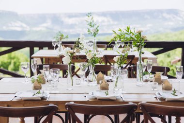 Yeni evliler için Boho düğün masası..