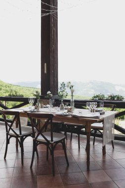 Yeni evliler için Boho düğün masası..