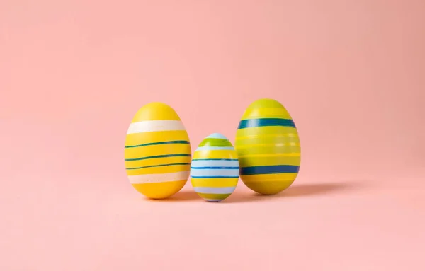 Mínimo Diseño Pascua Con Huevos Colores Sobre Fondo Rosa Huevos — Foto de Stock