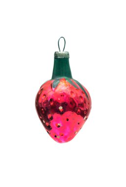 Eski Sovyet Noel ağacı süsü: parlak kırmızı çilek cam süslemesi yeşil başlıklı, beyaz üzerinde izole