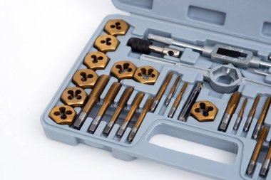 Profesyonel tıkla ve öl titanyum kaplama iplik için gri bir depolama çantasını kes