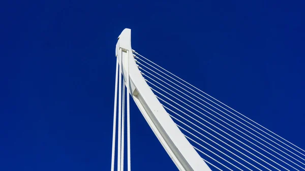 Cabo ficou ponte em Valência, Espanha — Fotografia de Stock