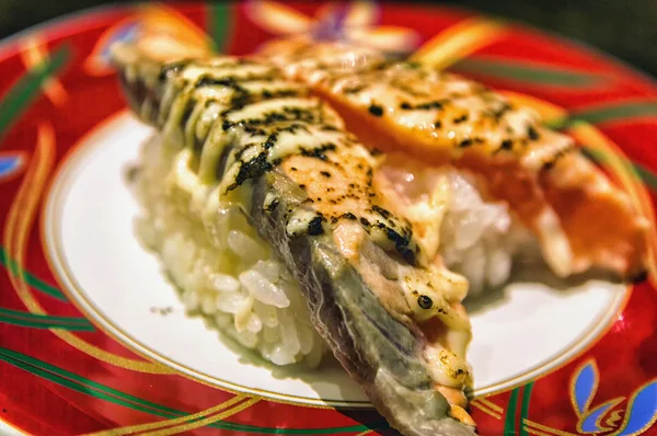 Kurutulmuş somon suşi