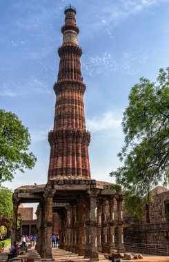 Qutub minar Kulesi