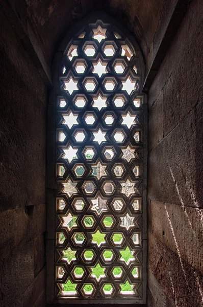 Decorative window in Qutub Minar — Stock Photo, Image