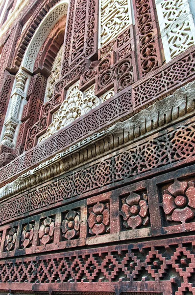 Muro di arenaria di Qutub Minar — Foto Stock