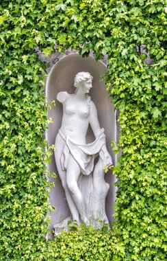 Belvedere Park'taki heykel. Viyana, Avusturya.