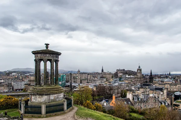 Monumento a Dugald Stewart en Calton Hill en Edimburgo — Foto de Stock