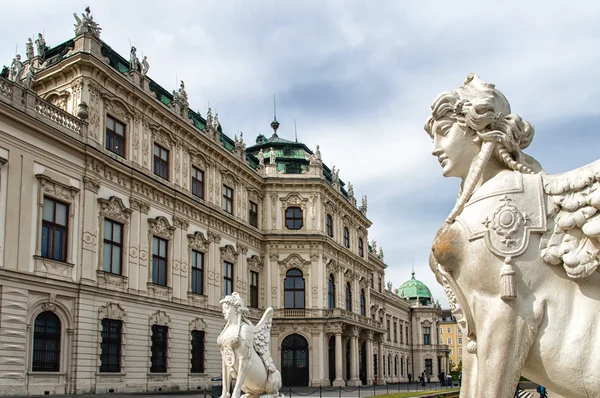 Фігура в Belvedere Відні — стокове фото