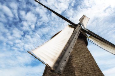 Hollanda Yeldeğirmeni