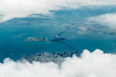 San Francisco ve koyu alan hava fotoğrafı
