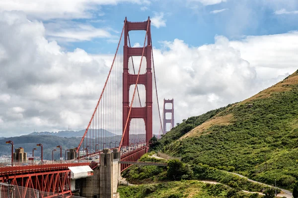 Ponte Golden Gate Com Tráfego Nevoeiro São Francisco Califórnia Eua — Fotografia de Stock