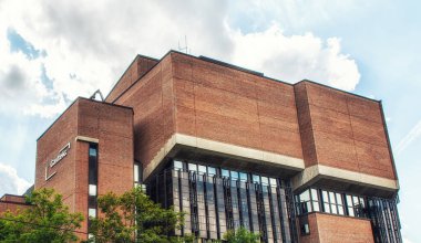 Münih, Almanya - 1 Ağustos 2019: Gasteig Münih 'te 1985 yılında açılan bir kültür merkezidir..