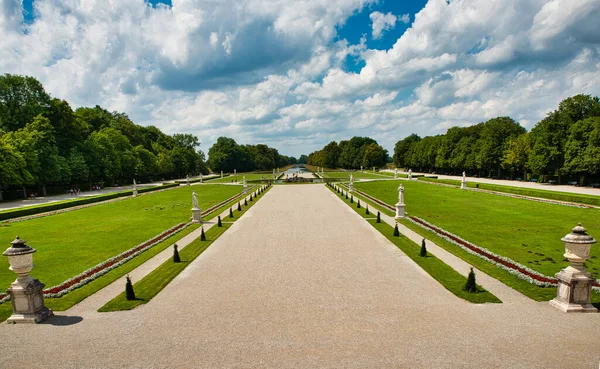 Bela Vista Jardim Palácio Nymphenburg Com Longos Caminhos Relaxantes — Fotografia de Stock