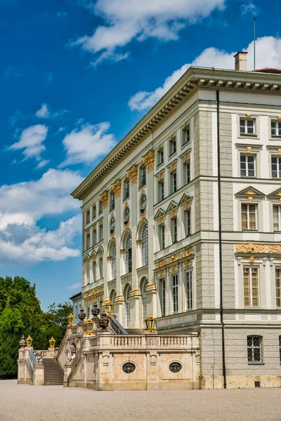 Palácio Nymphenburg Munique Belo Dia Ensolarado Primavera Com Céus Azuis — Fotografia de Stock