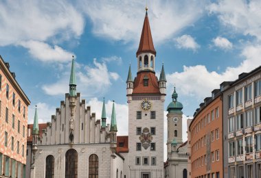 Münih, Bavyera, Almanya 'da Marienplatz merkez meydanındaki Old Town Hall