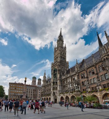 Münih, Almanya - 01 Ağustos 2019: Münih şehir merkezi, Almanya