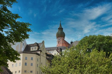 Ammersee Yukarı Bavyera 'da Alman Benedikt Manastırı' nda bira fabrikası vardı..