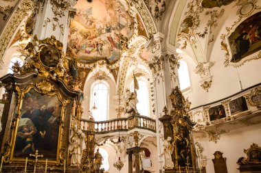 Andechs, Almanya - 2 Ağustos 2011: Ana sunak, Andechs manastırı, Fuenfseenland, Yukarı Bavyera, Almanya, Avrupa