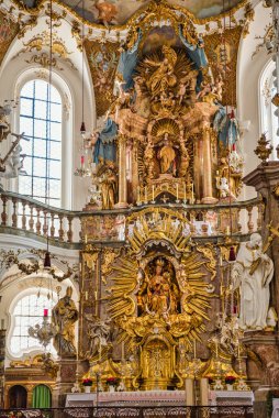 Andechs, Almanya - 2 Ağustos 2011: Ana sunak, Andechs manastırı, Fuenfseenland, Yukarı Bavyera, Almanya, Avrupa