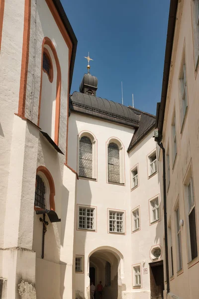 Zbliżenie Małej Wieży Kościelnej Opactwie Andechs Kloster Andechs Złotym Kolorowym — Zdjęcie stockowe