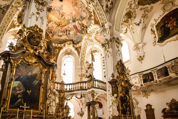 Andechs, Almanya - 2 Ağustos 2011: Ana sunak, Andechs manastırı, Fuenfseenland, Yukarı Bavyera, Almanya, Avrupa