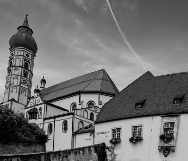 Bela Vista Histórica Abadia Andechs Verão Dia Ensolarado Distrito Starnberg — Fotografia de Stock