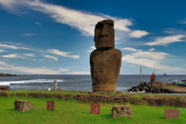 Moais Στο Αρχαιολογικό Συγκρότημα Tahai Εθνικό Πάρκο Rapa Nui Νήσος — Φωτογραφία Αρχείου