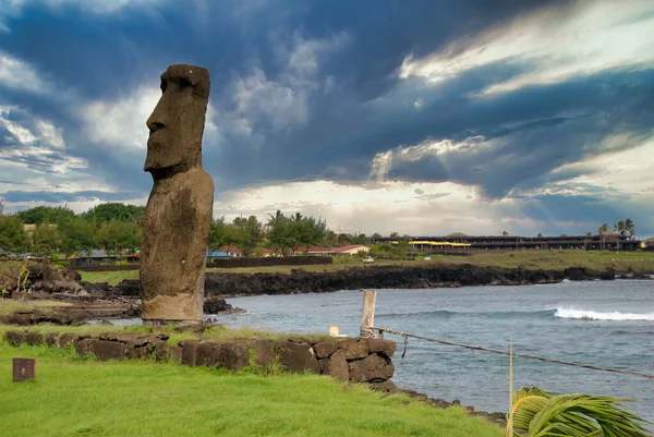 Moais Στο Αρχαιολογικό Συγκρότημα Tahai Εθνικό Πάρκο Rapa Nui Νήσος — Φωτογραφία Αρχείου