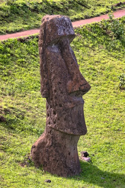 Moais Parque Nacional Rapa Nui Nas Encostas Vulcão Rano Raruku — Fotografia de Stock