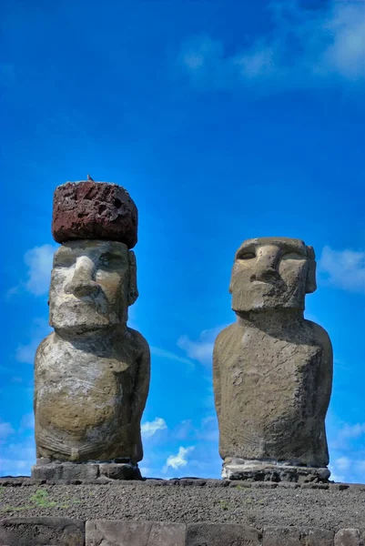 Вулканічна Скульптура Під Блакитним Небом Острів Пасхи Чилі — стокове фото
